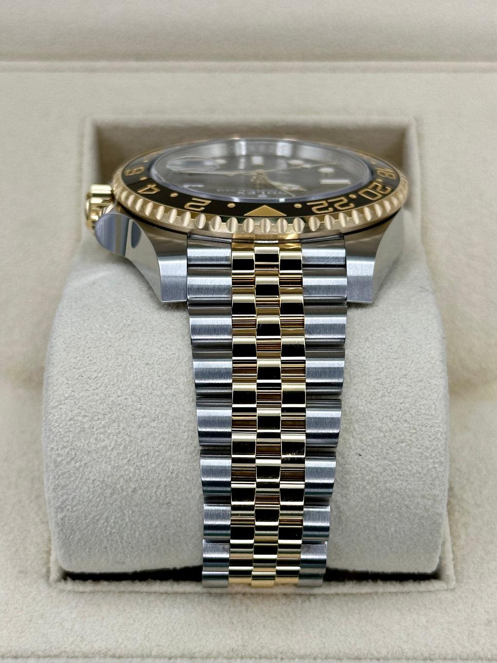 NEW 2023 Rolex GMT-Master II 40mm 126713GRNR Two-Tone Jubilee Black Dial