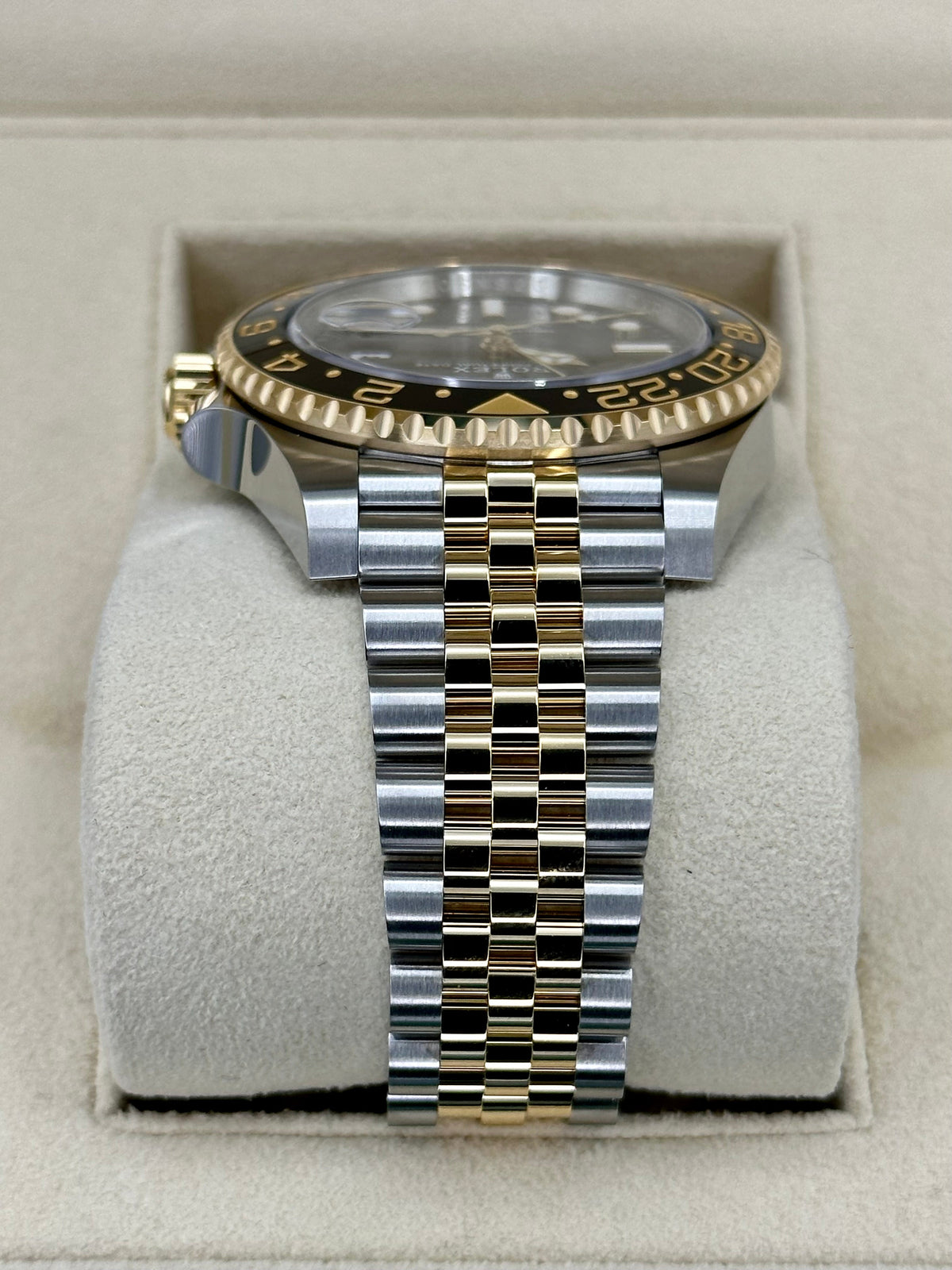 NEW 2023 Rolex GMT-Master II 40mm 126713GRNR Two-Tone Jubilee Black Dial