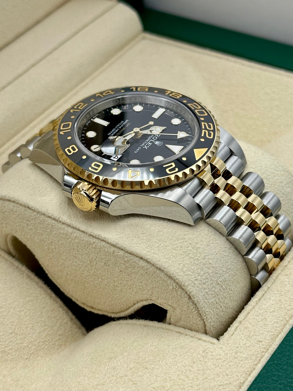 NEW 2023 Rolex GMT-Master II 40mm 126713GRNR Two-Tone Jubilee Black Dial