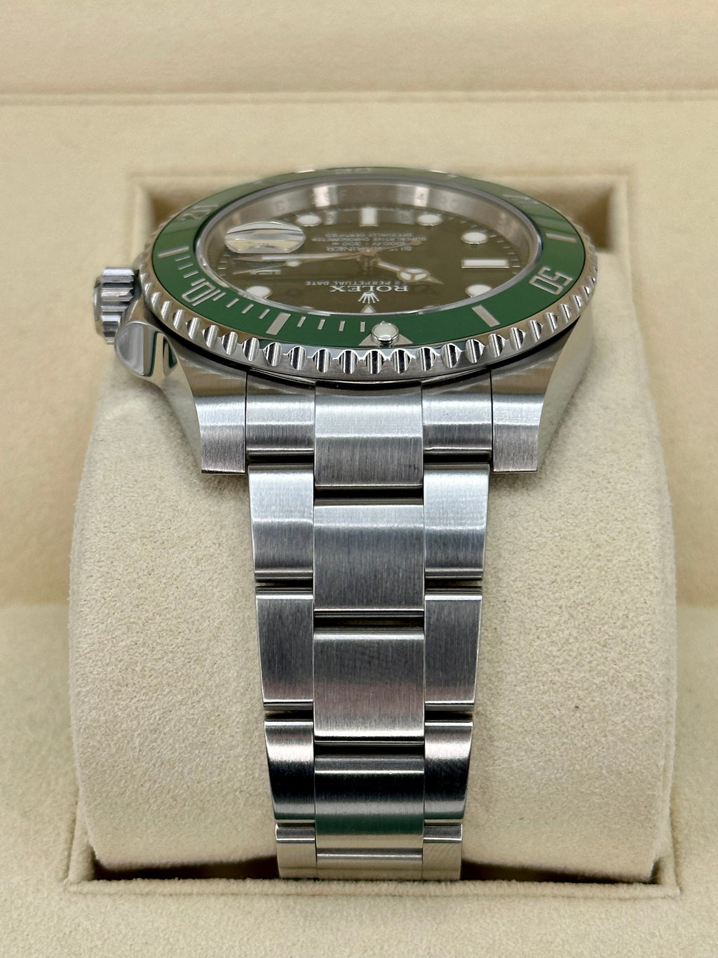 2015 Rolex Submariner "Hulk" 40mm 116610LV Green Dial