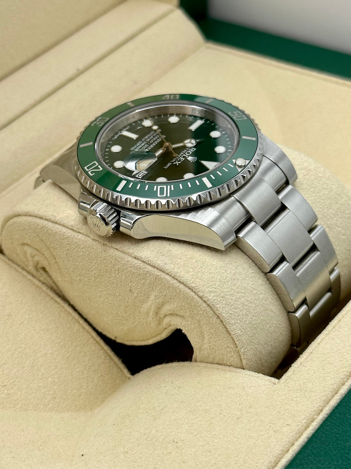 2015 Rolex Submariner "Hulk" 40mm 116610LV Green Dial