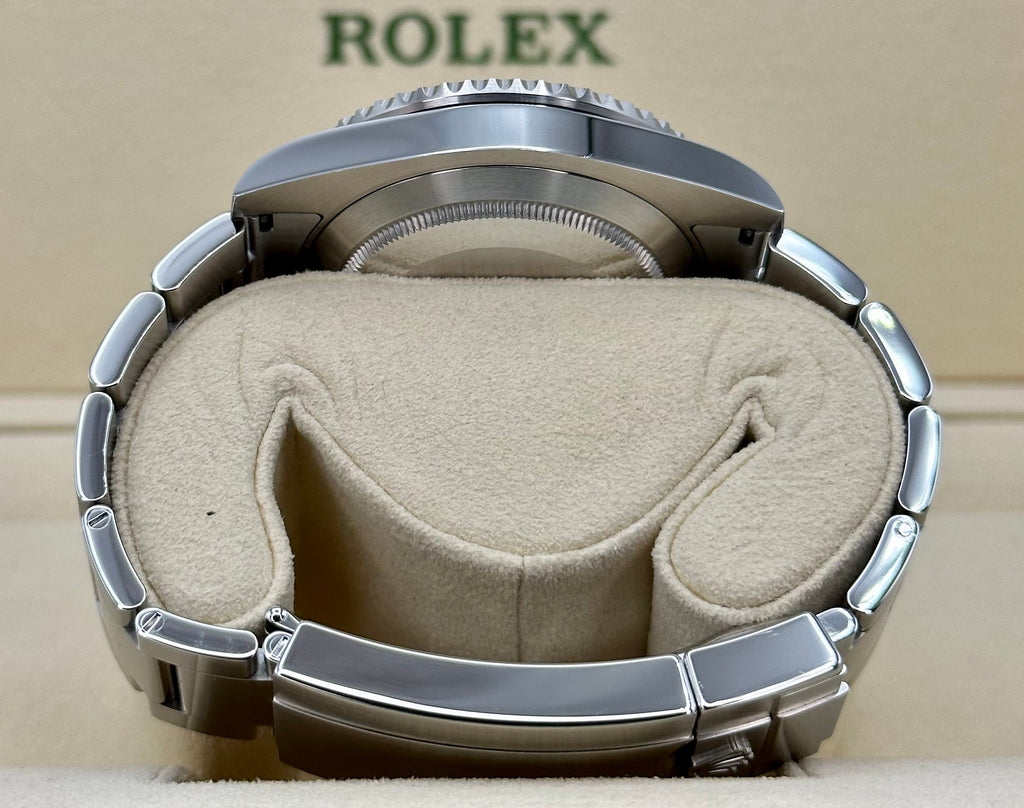 2015 Rolex Submariner "Hulk" 40mm 116610LV Green Dial