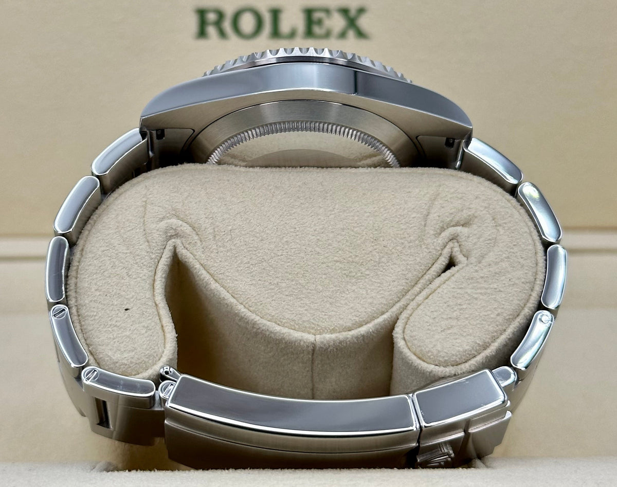 2015 Rolex Submariner "Hulk" 40mm 116610LV Green Dial