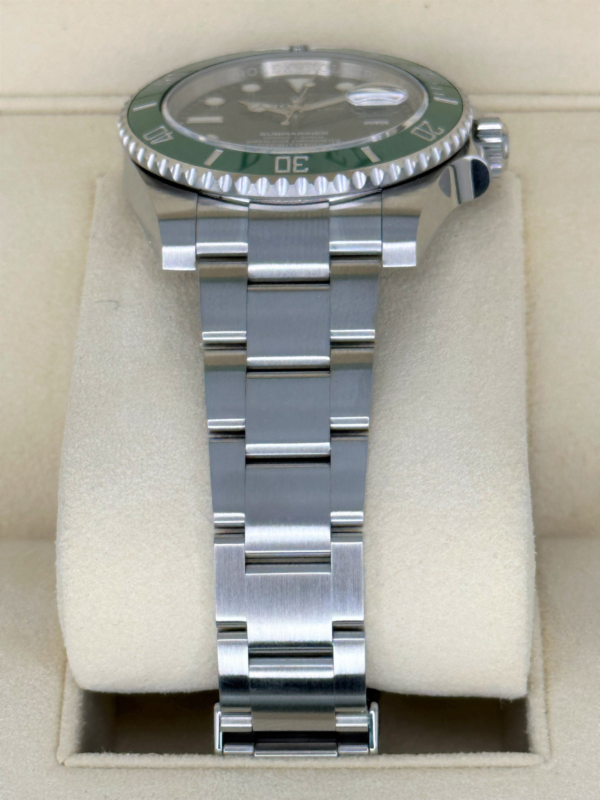 2018 Rolex Submariner "Hulk" 40mm 116610LV Green Dial