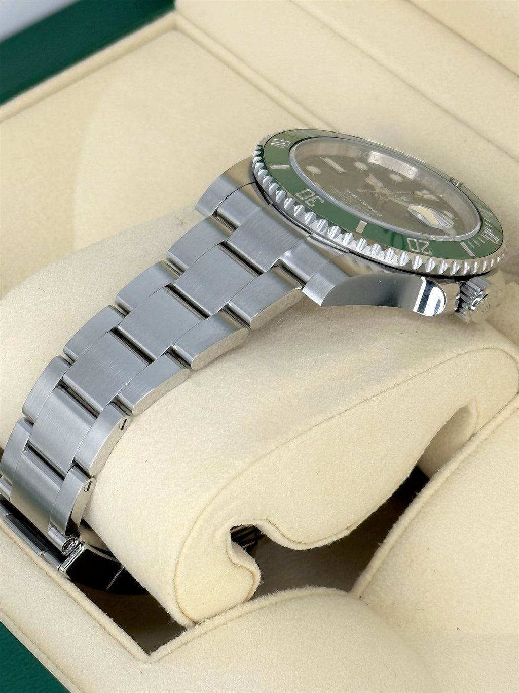 2018 Rolex Submariner "Hulk" 40mm 116610LV Green Dial
