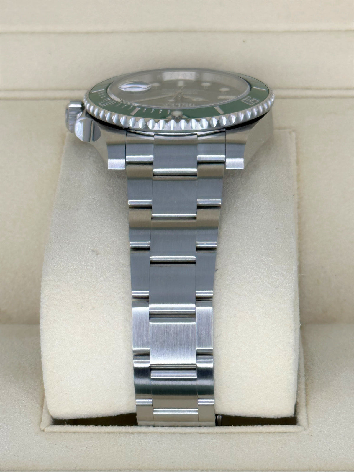 2018 Rolex Submariner "Hulk" 40mm 116610LV Green Dial