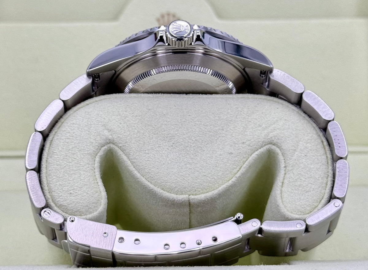 2009 Rolex Submariner "Kermit" 40mm 16610LV Stainless Steel Black Dial
