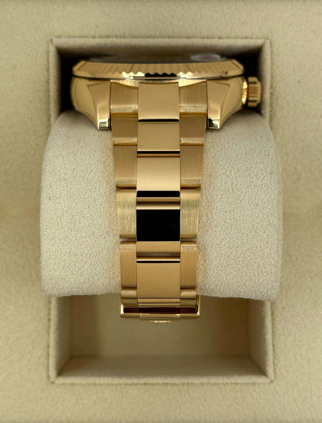2019 Rolex Sky-Dweller 42mm 326938 Yellow Gold Oyster Champagne Dial