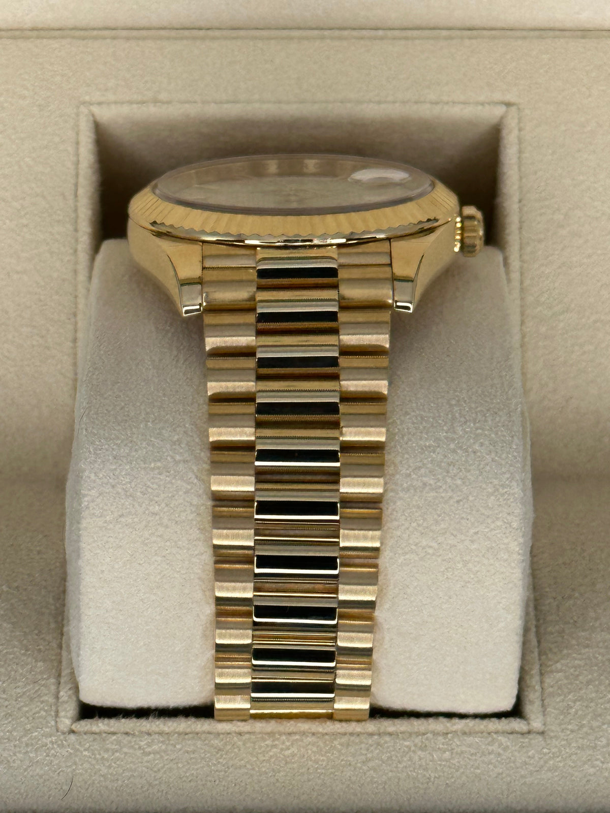 Rolex Day-Date 40mm 228238 Presidential Silver Motif Dial