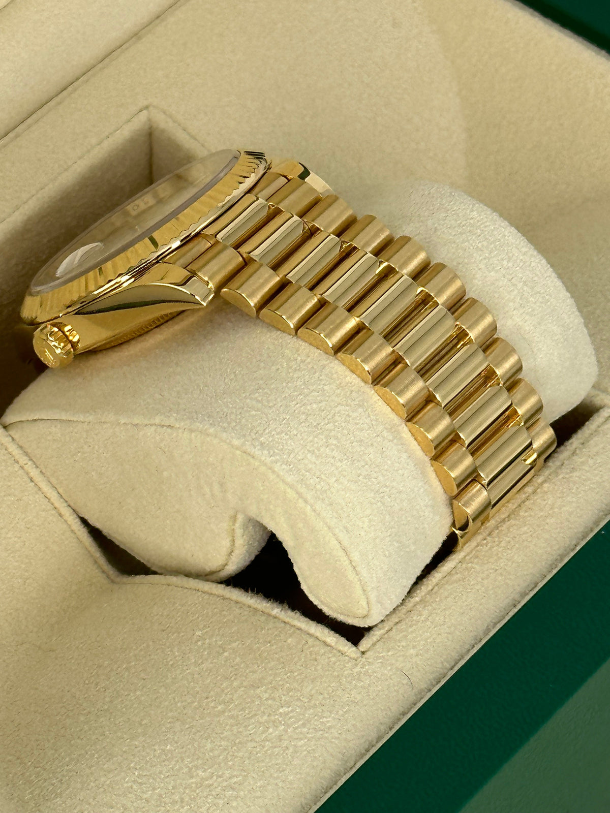 Rolex Day-Date 40mm 228238 Presidential Silver Motif Dial
