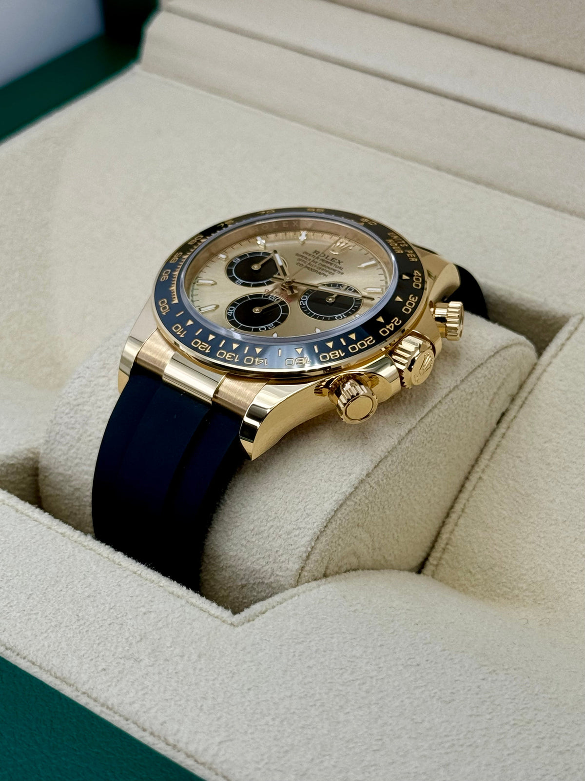 NEW 2025 Rolex Daytona 40mm 126518LN Yellow Gold Champagne Dial
