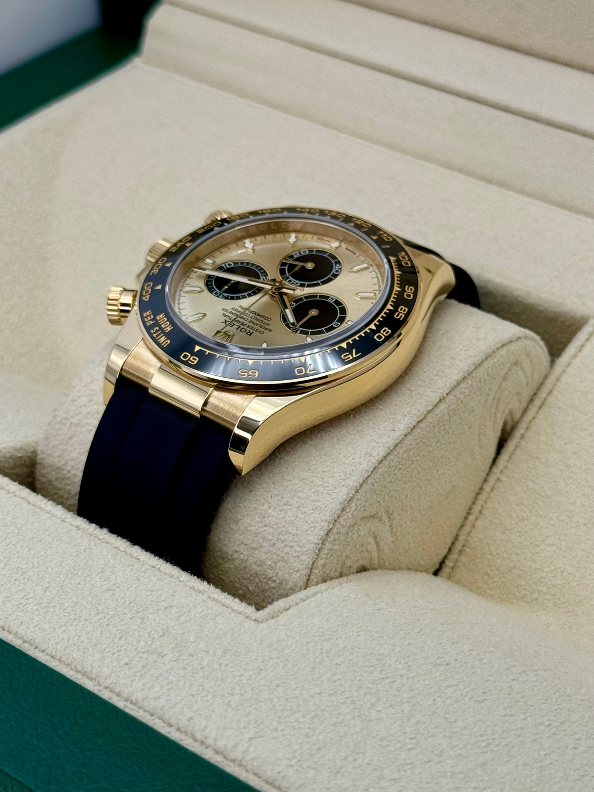NEW 2025 Rolex Daytona 40mm 126518LN Yellow Gold Champagne Dial