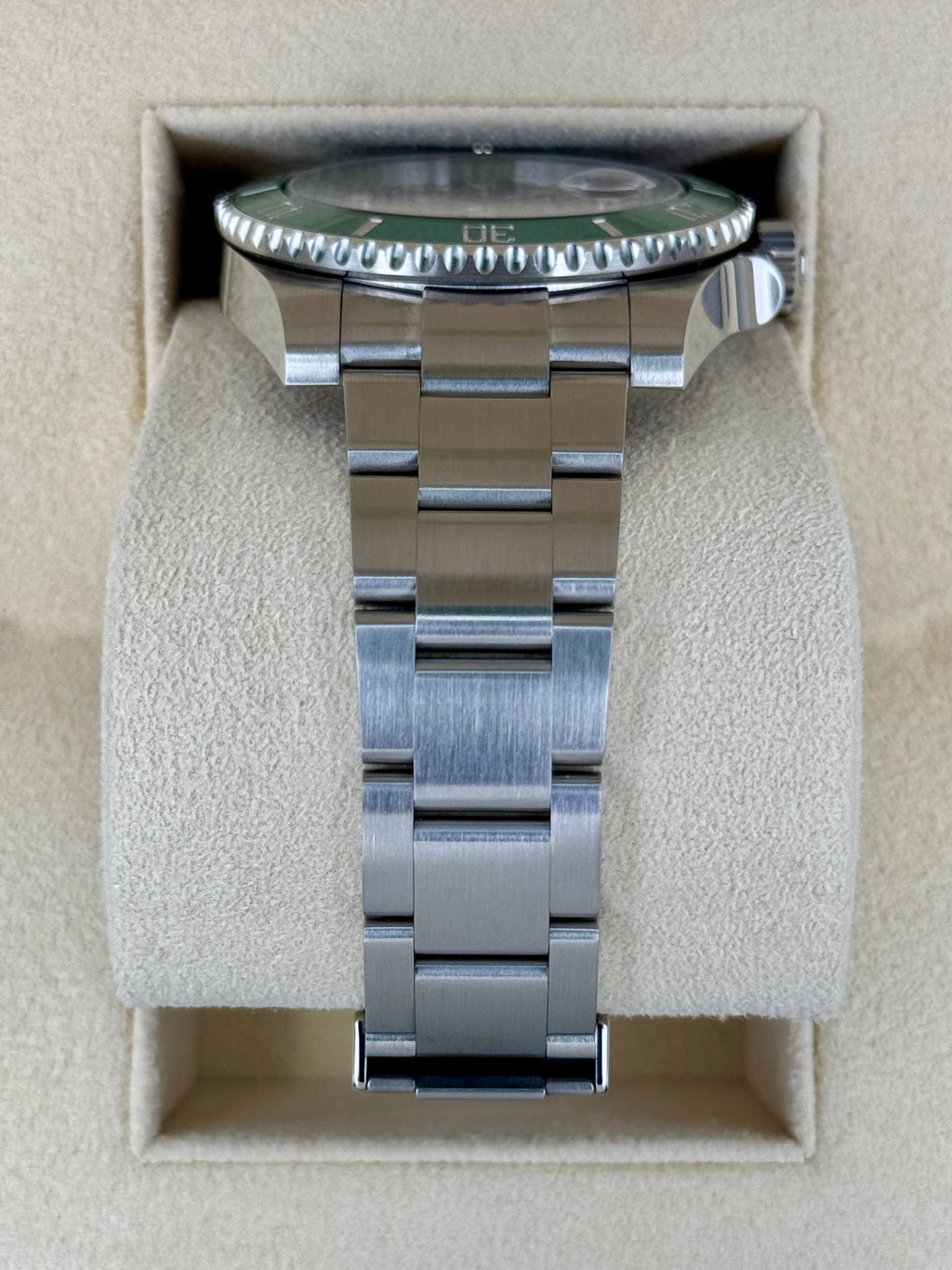 2017 Rolex Submariner "Hulk" 40mm 116610LV Green Dial