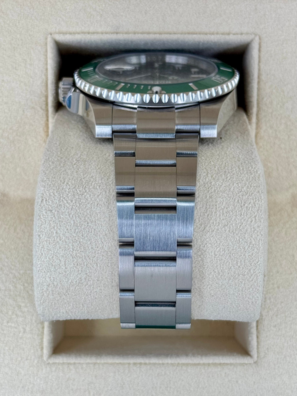 2017 Rolex Submariner "Hulk" 40mm 116610LV Green Dial