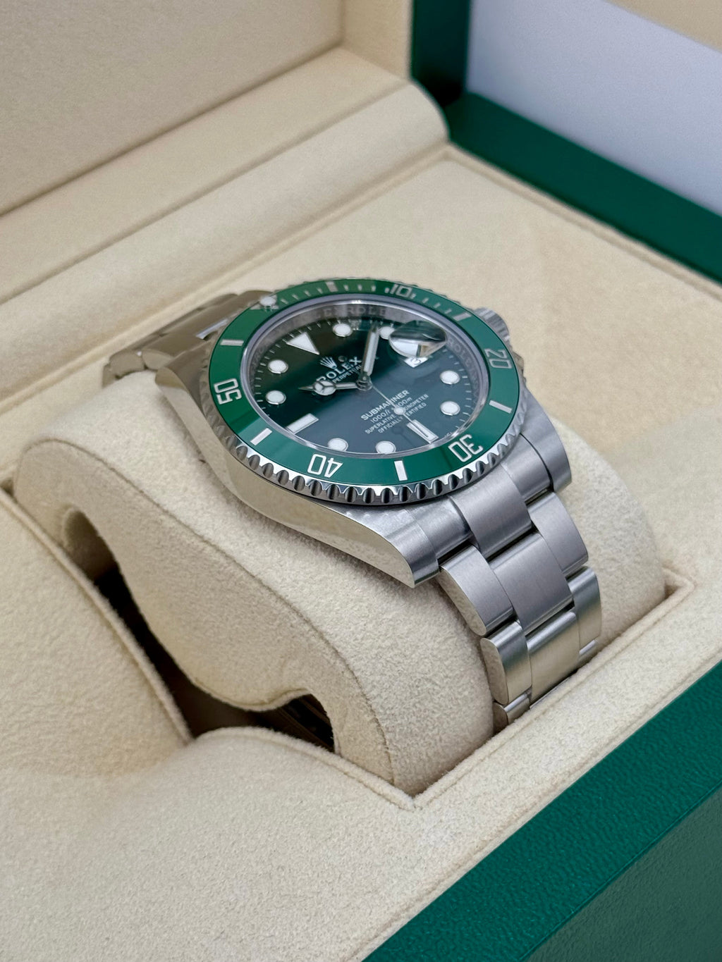 2017 Rolex Submariner "Hulk" 40mm 116610LV Green Dial