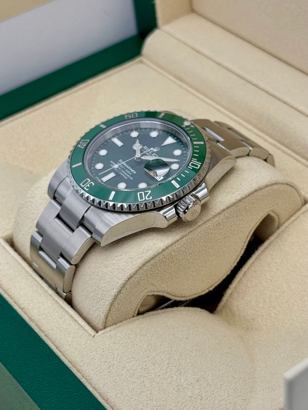 2017 Rolex Submariner "Hulk" 40mm 116610LV Green Dial