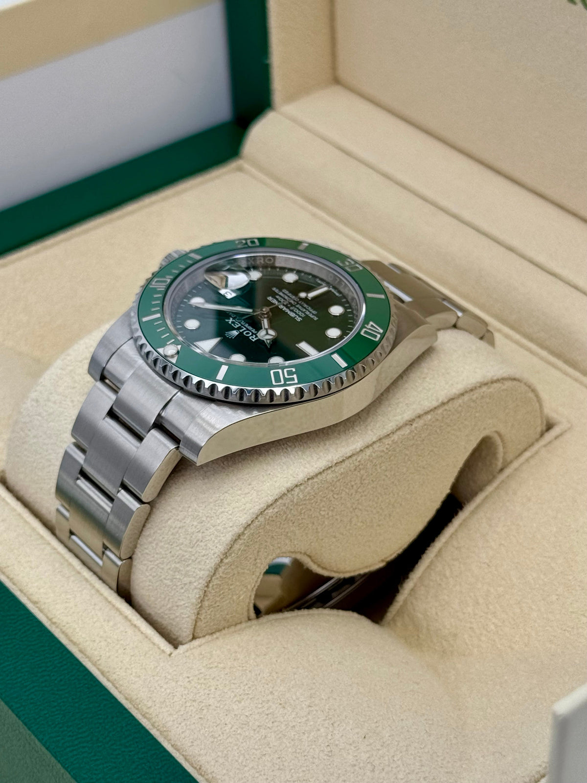 2017 Rolex Submariner "Hulk" 40mm 116610LV Green Dial