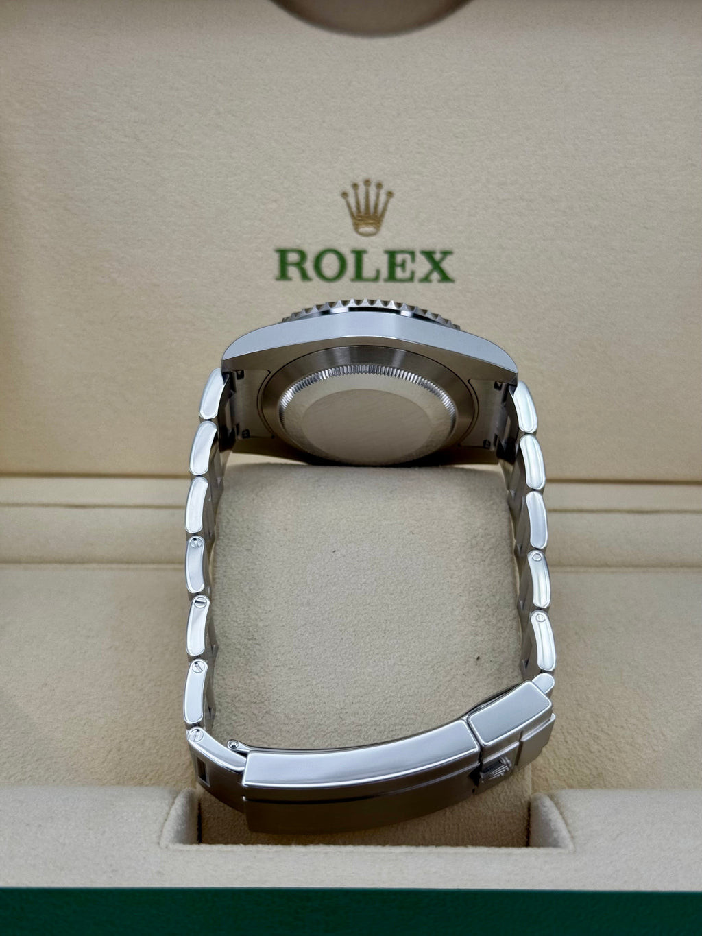 2017 Rolex Submariner "Hulk" 40mm 116610LV Green Dial