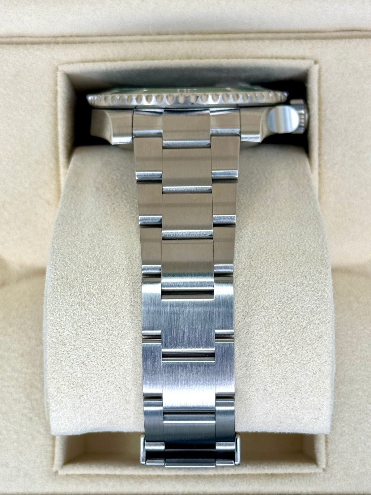 2017 Rolex Submariner "Hulk" 40mm 116610LV Green Dial