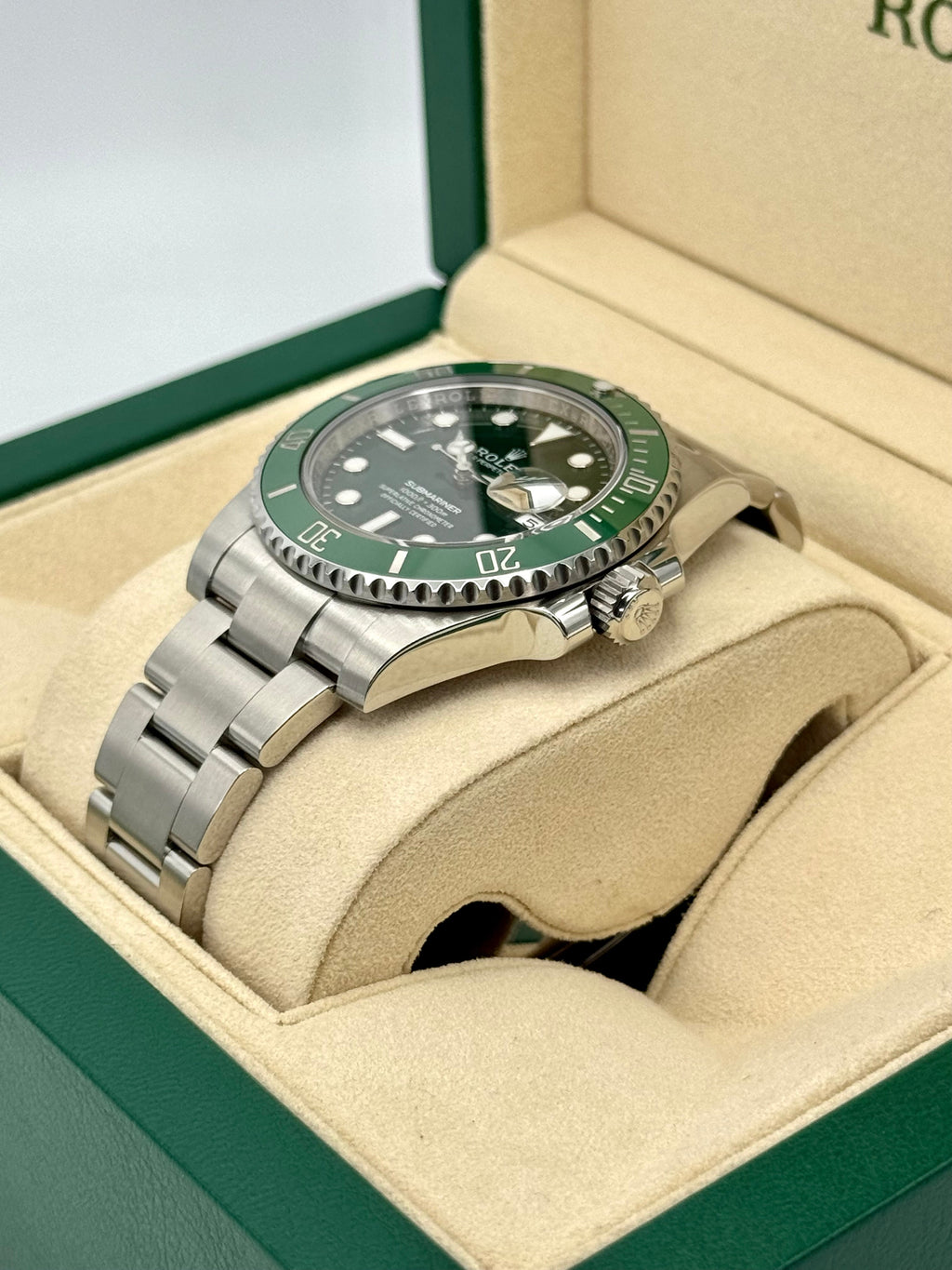 2017 Rolex Submariner "Hulk" 40mm 116610LV Green Dial