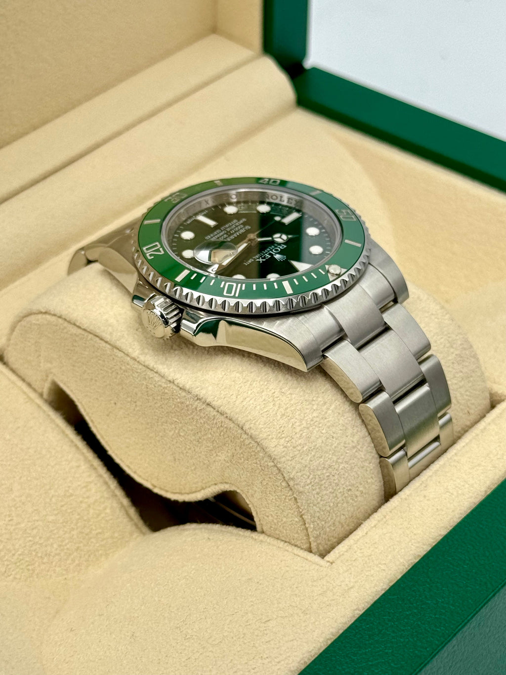 2014 Rolex Submariner "Hulk" 40mm 116610LV Green Dial