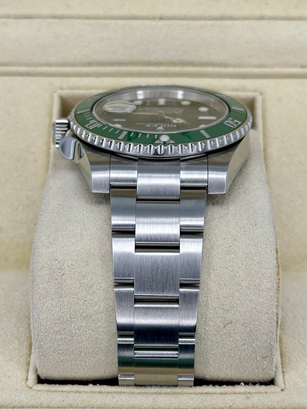 2015 Rolex Submariner "Hulk" 40mm 116610LV Green Dial