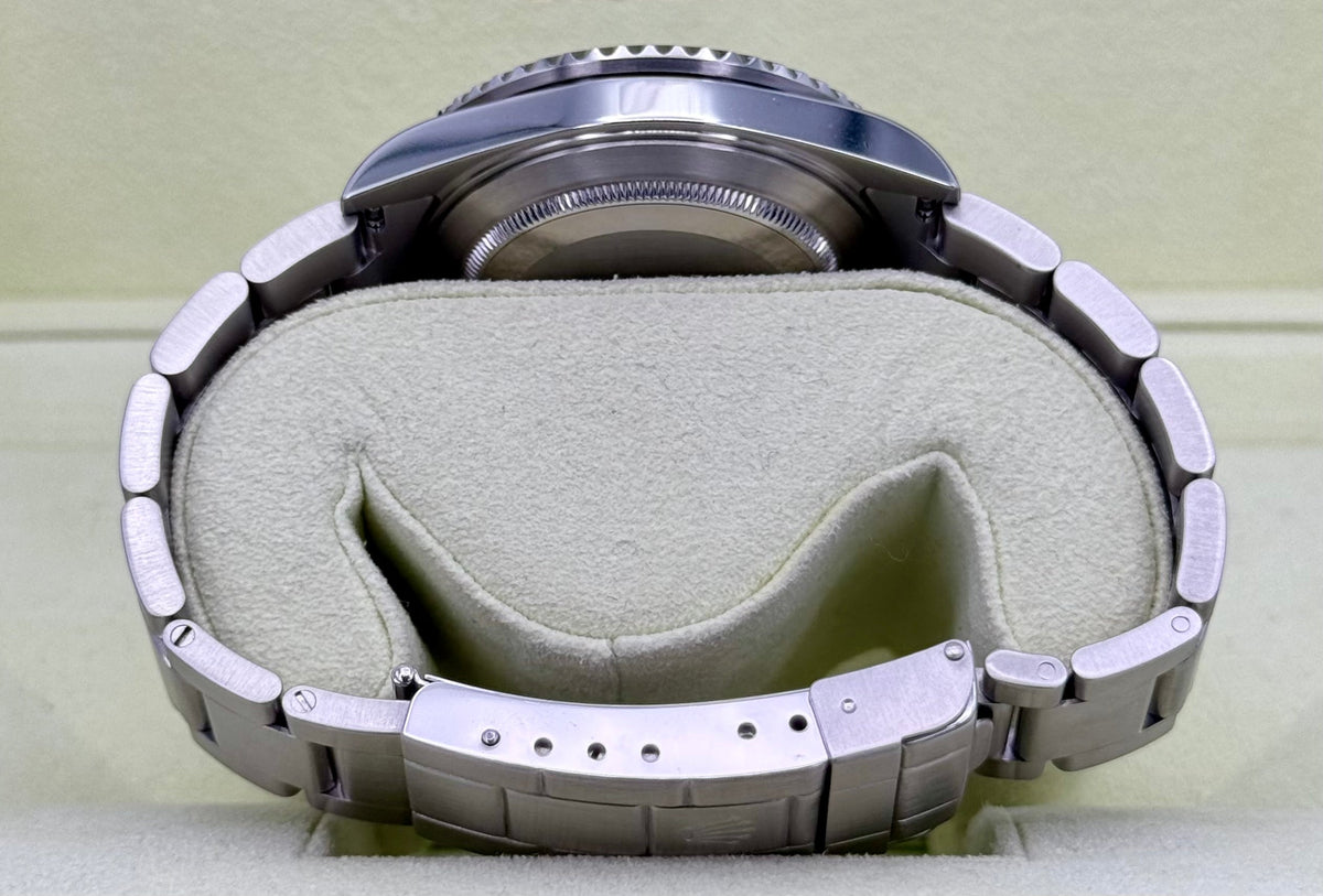 2009 Rolex Submariner "Kermit" 40mm 16610LV Stainless Steel Black Dial