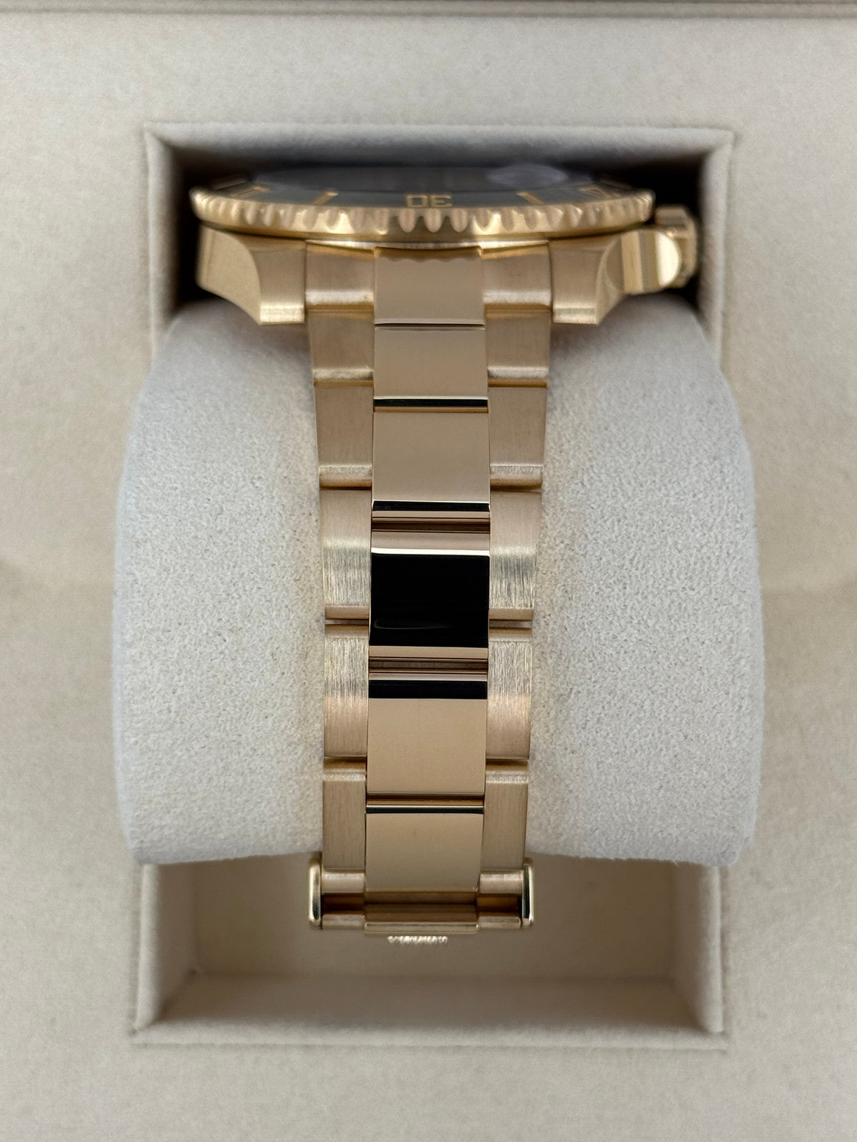 2020 Rolex Submariner 40mm 116618LN 18K Yellow Gold Black Dial