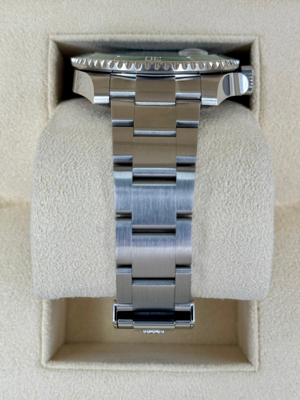 2017 Rolex Submariner "Hulk" 40mm 116610LV Green Dial