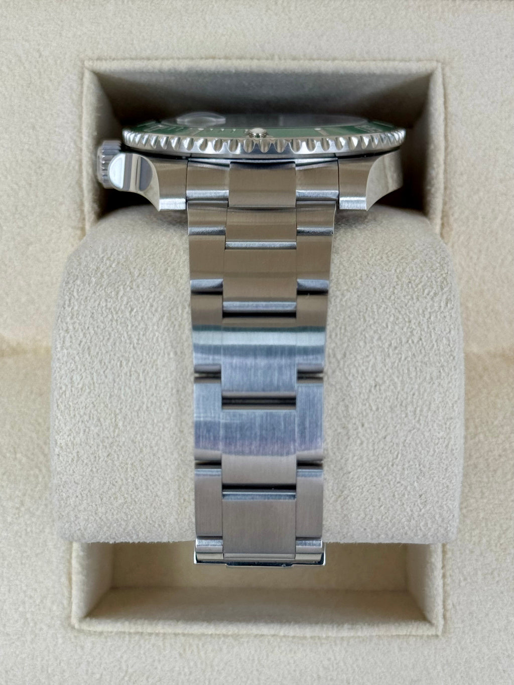 2017 Rolex Submariner "Hulk" 40mm 116610LV Green Dial