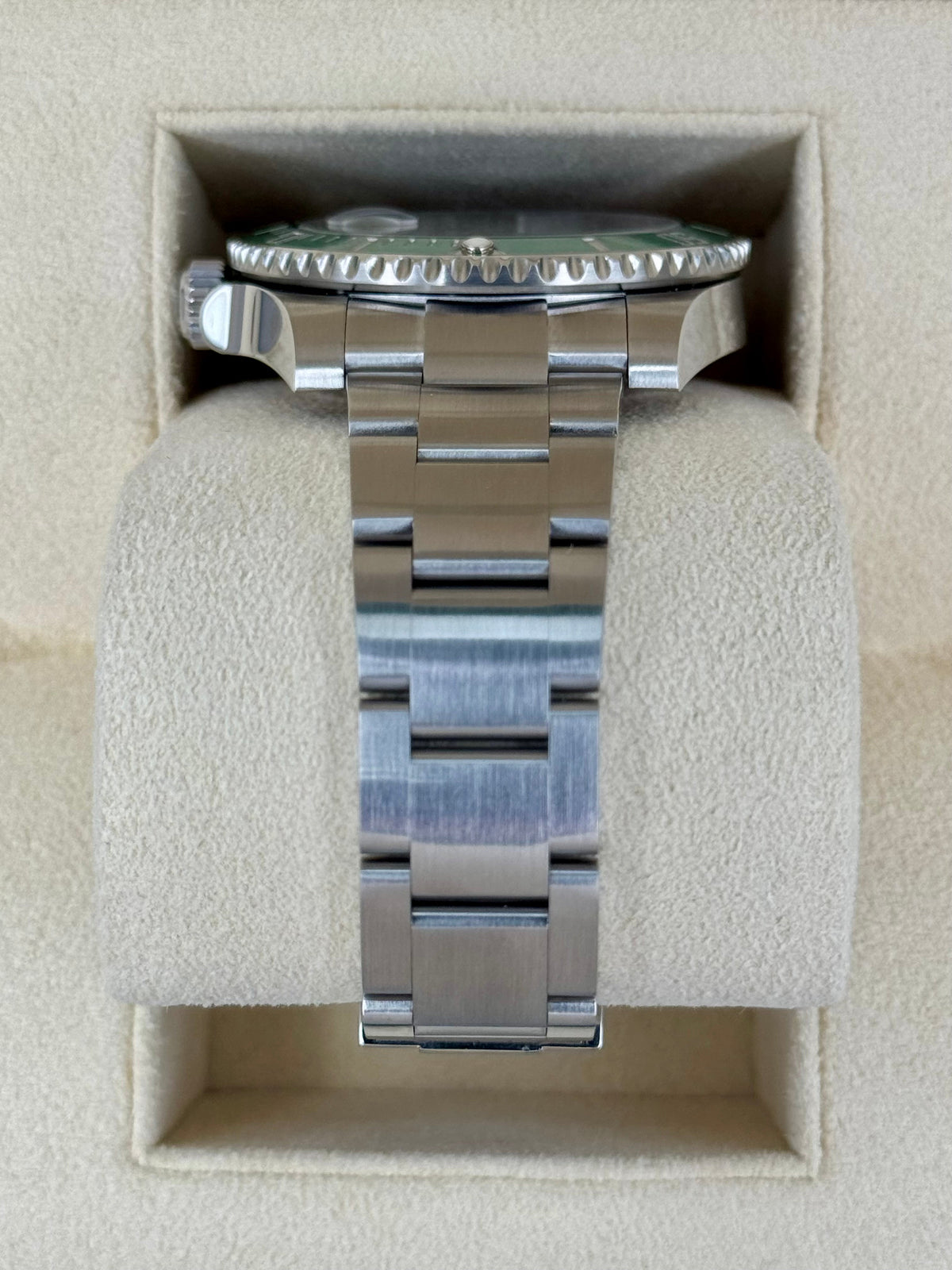 2017 Rolex Submariner "Hulk" 40mm 116610LV Green Dial