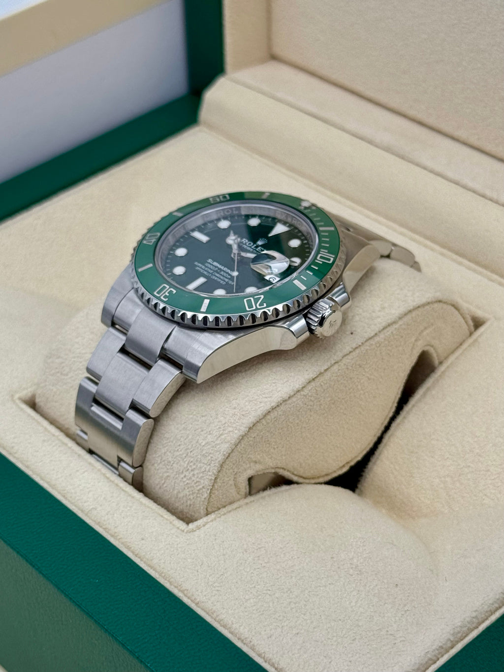 2017 Rolex Submariner "Hulk" 40mm 116610LV Green Dial