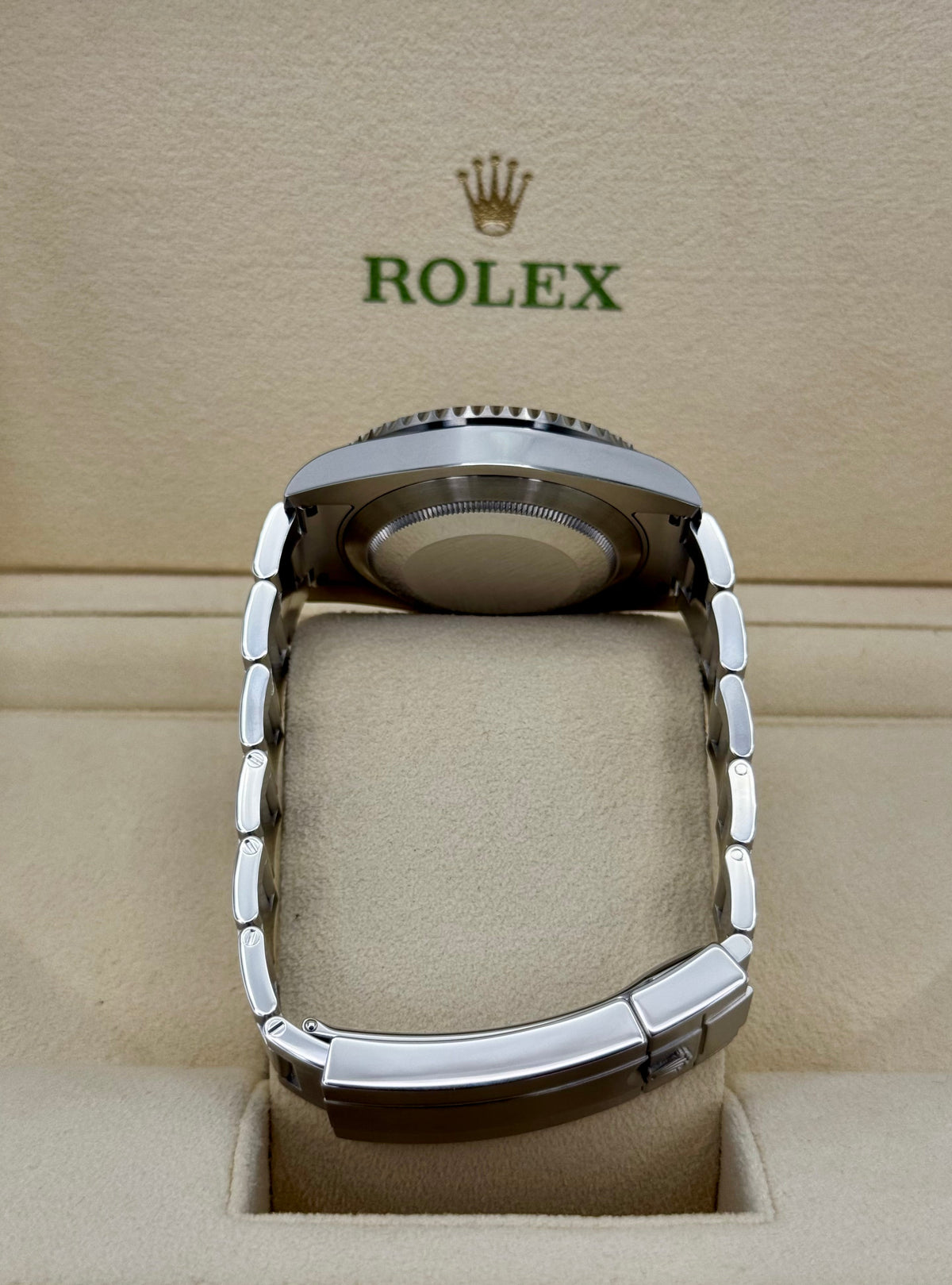 2017 Rolex Submariner "Hulk" 40mm 116610LV Green Dial