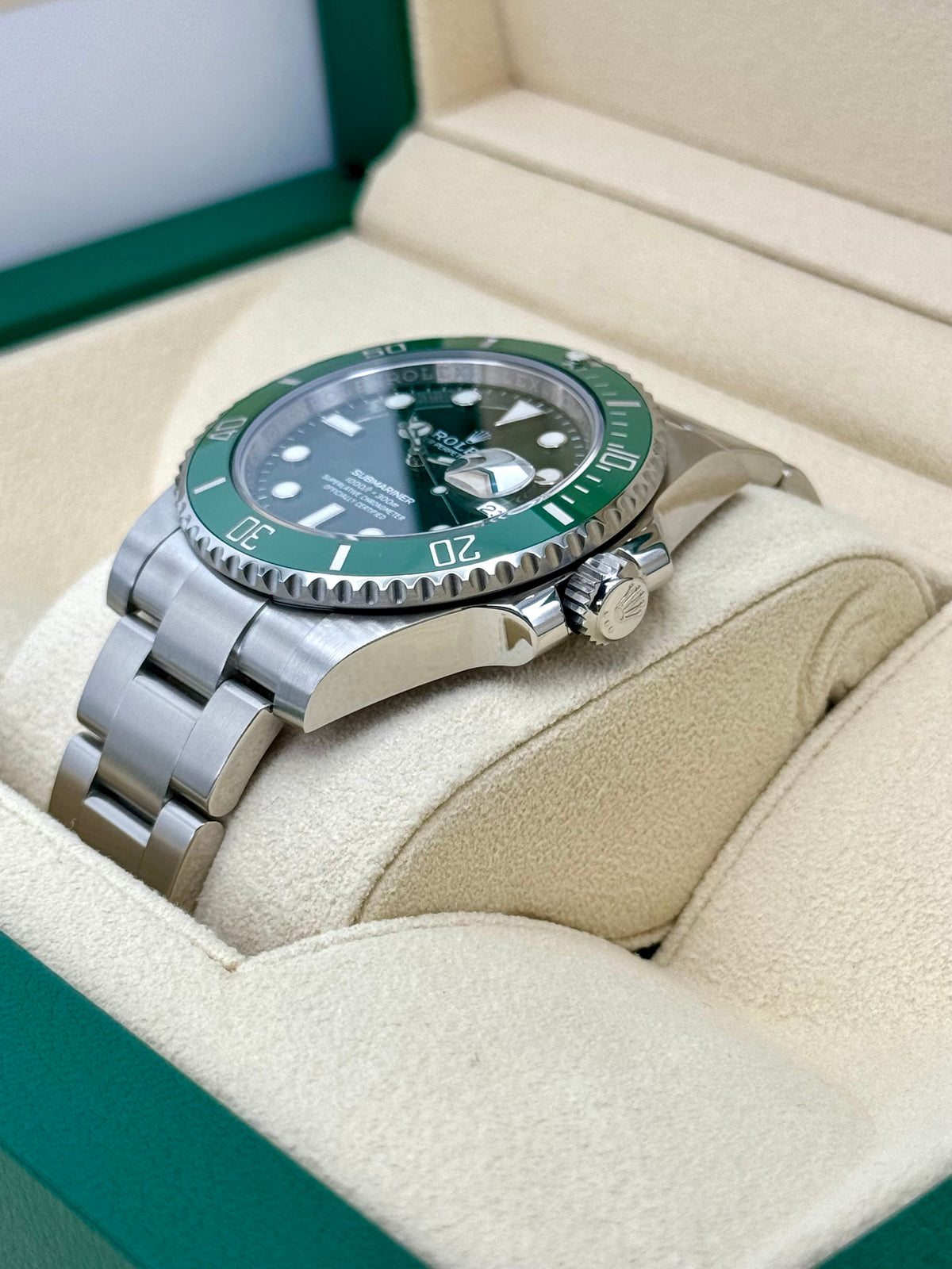 2019 Rolex Submariner "Hulk" 40mm 116610LV Green Dial