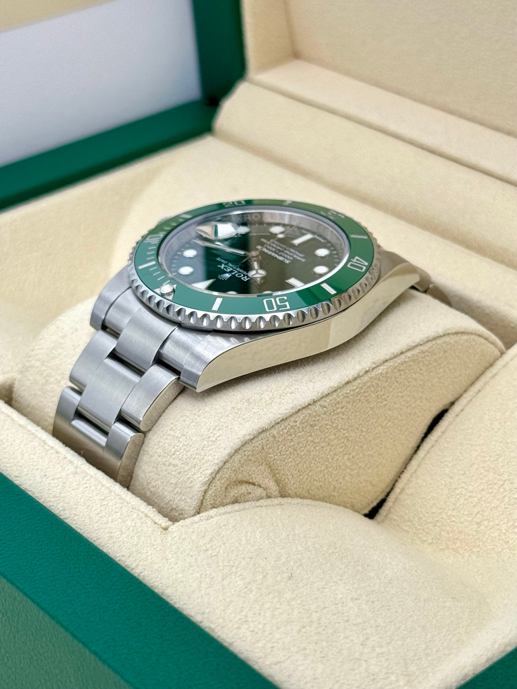 2019 Rolex Submariner "Hulk" 40mm 116610LV Green Dial
