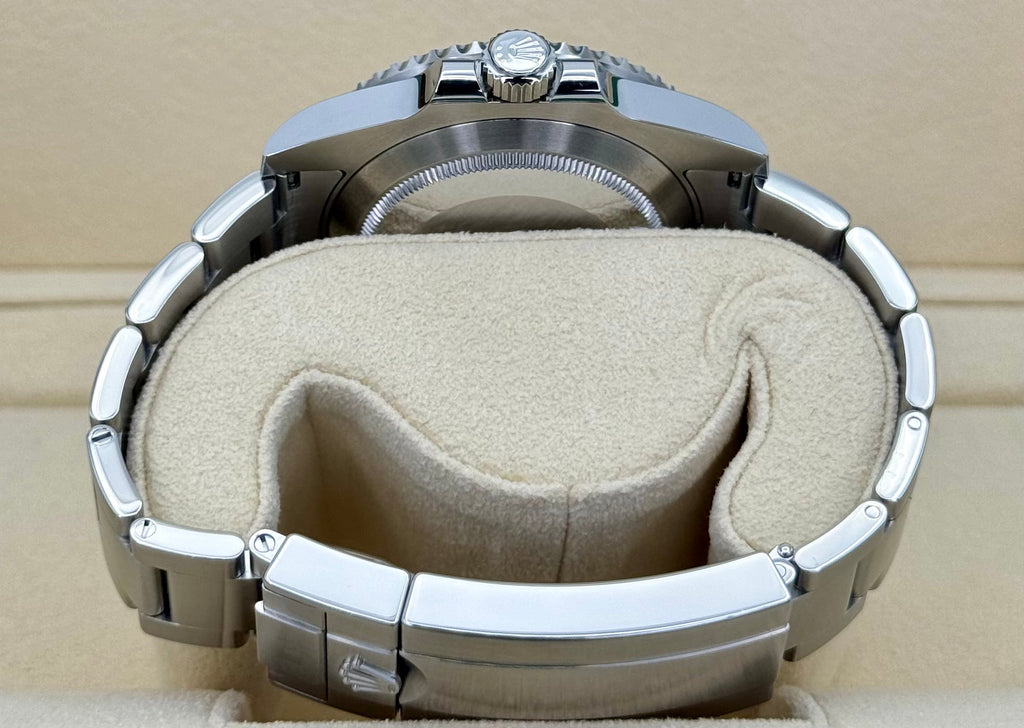 2019 Rolex Submariner "Hulk" 40mm 116610LV Green Dial