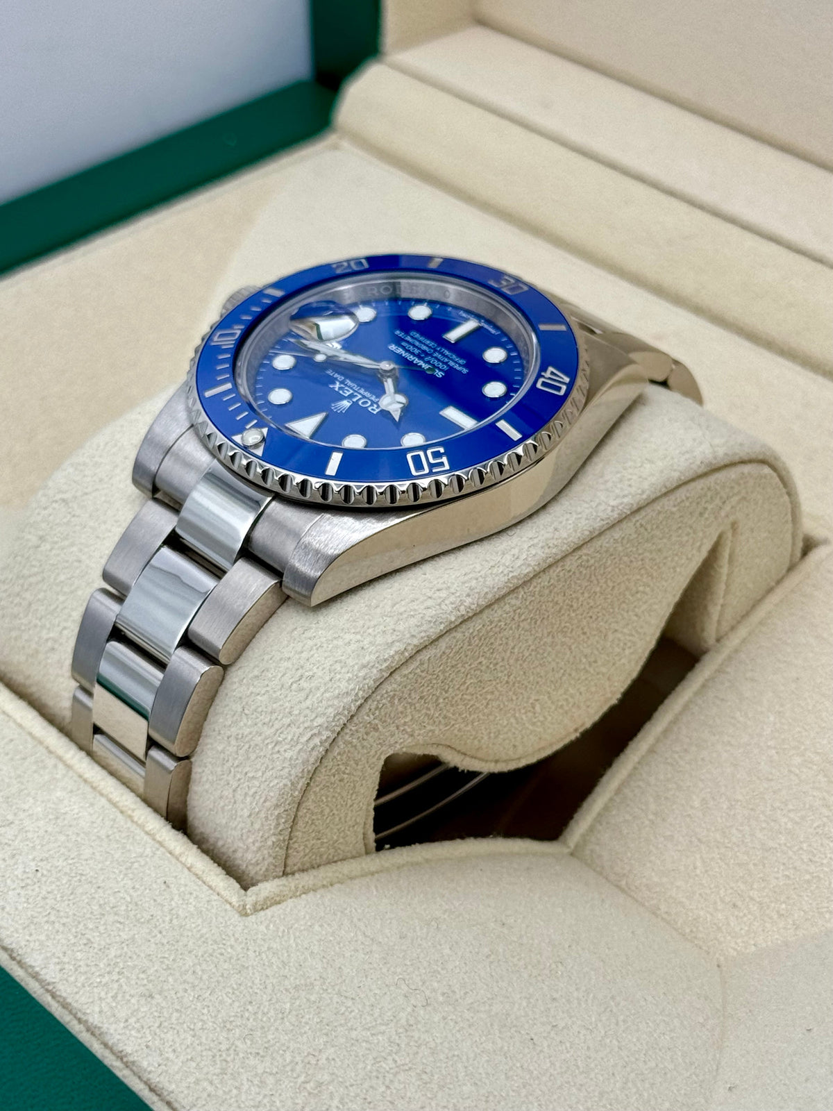 2018 Rolex Submariner "Smurf" 40mm 116619LB White Gold Blue Dial