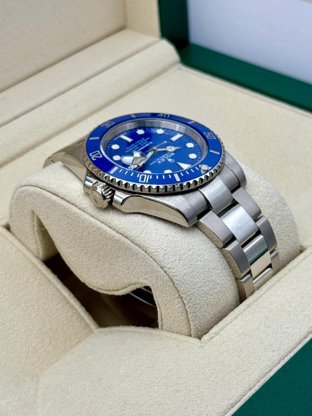2018 Rolex Submariner "Smurf" 40mm 116619LB White Gold Blue Dial