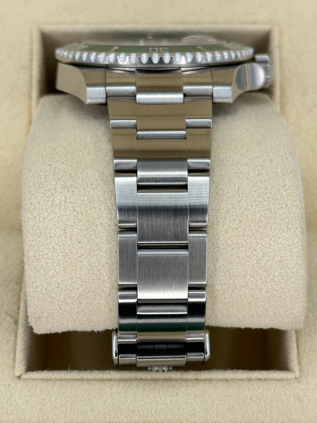 Rolex Submariner "Hulk" 40mm 116610LV Green Dial
