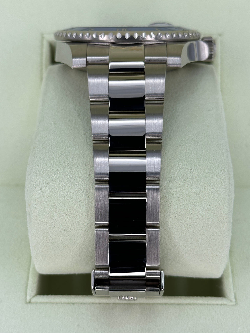 2009 Rolex Submariner “Smurf” 40mm 116619LB White Gold Blue Dial