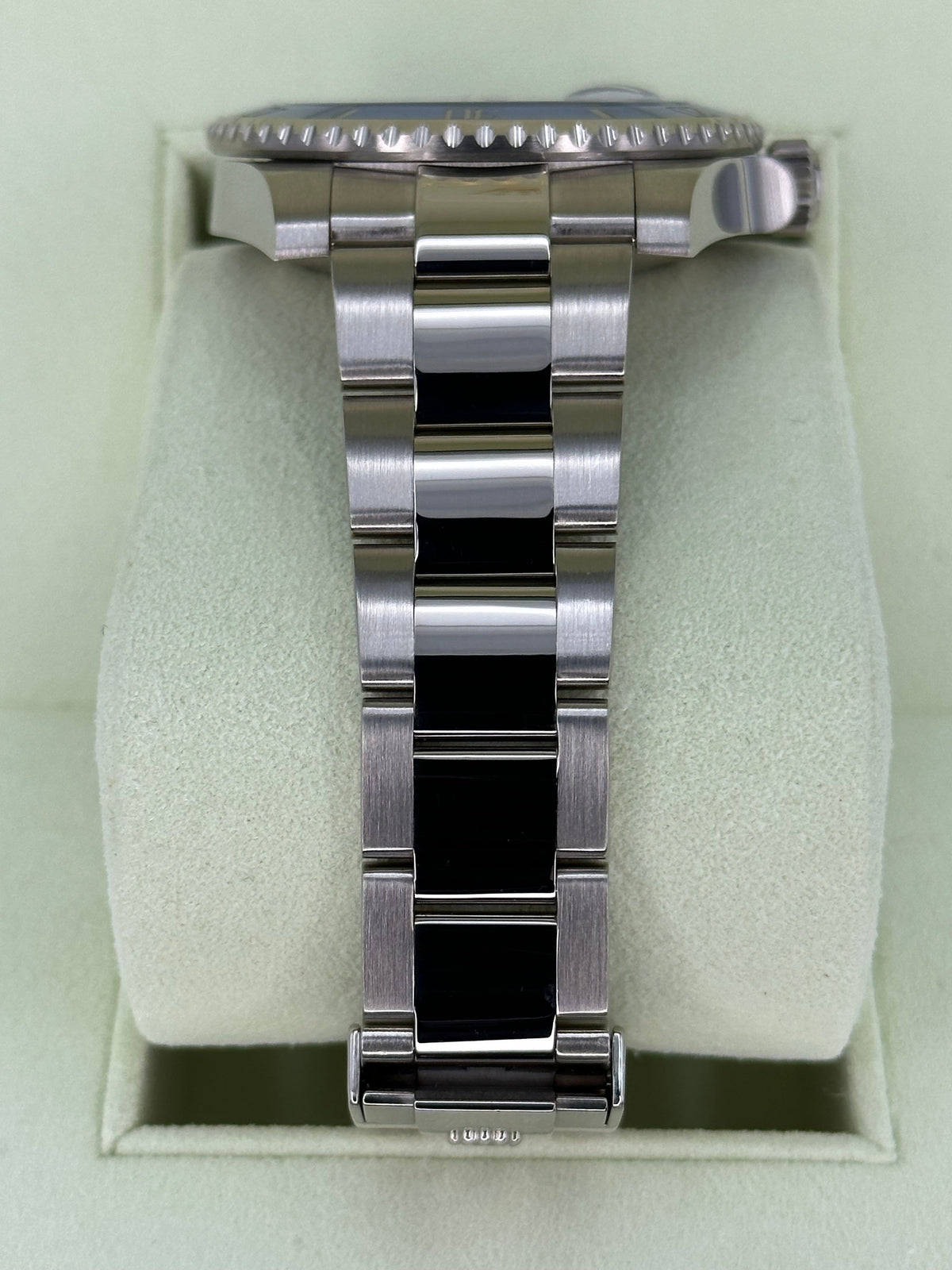 2009 Rolex Submariner “Smurf” 40mm 116619LB White Gold Blue Dial