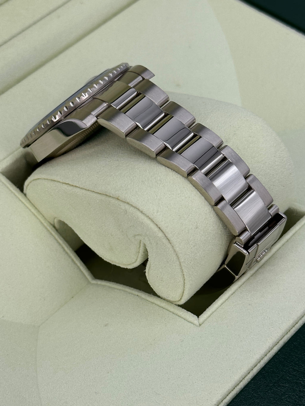 2009 Rolex Submariner “Smurf” 40mm 116619LB White Gold Blue Dial
