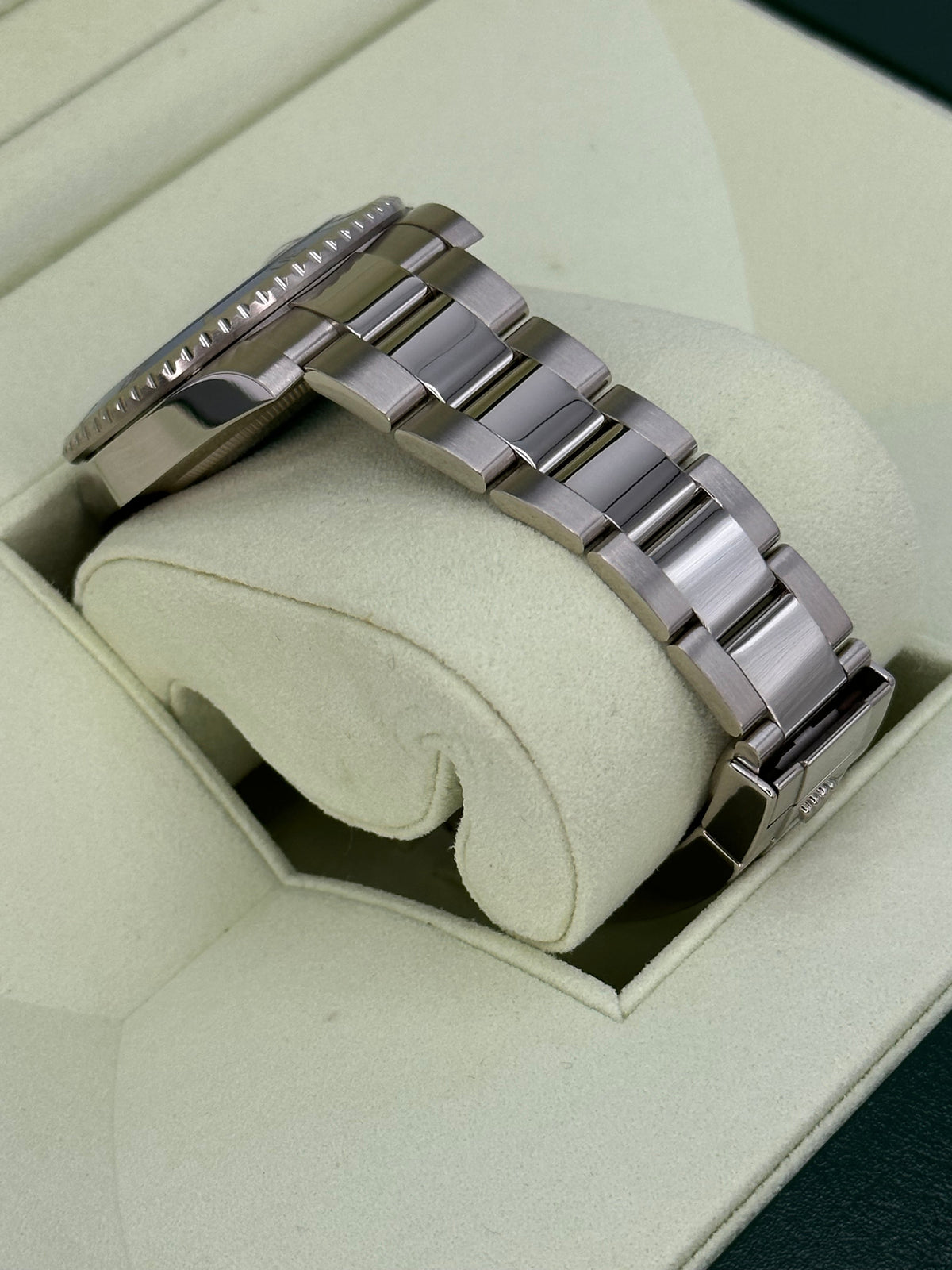 2009 Rolex Submariner “Smurf” 40mm 116619LB White Gold Blue Dial