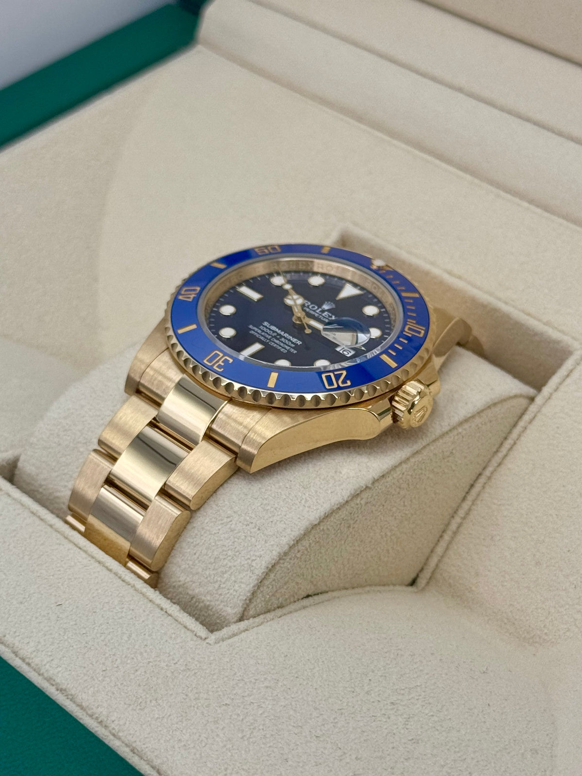 2024 Rolex Submariner "Bluesy" 41mm 126618LB Yellow Gold Blue Dial