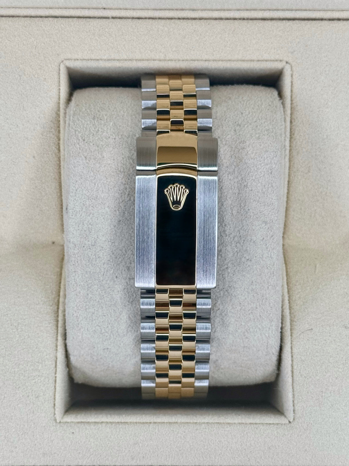 2022 Rolex Datejust 41mm 126333 Two-Tone Jubilee Wimbledon Dial