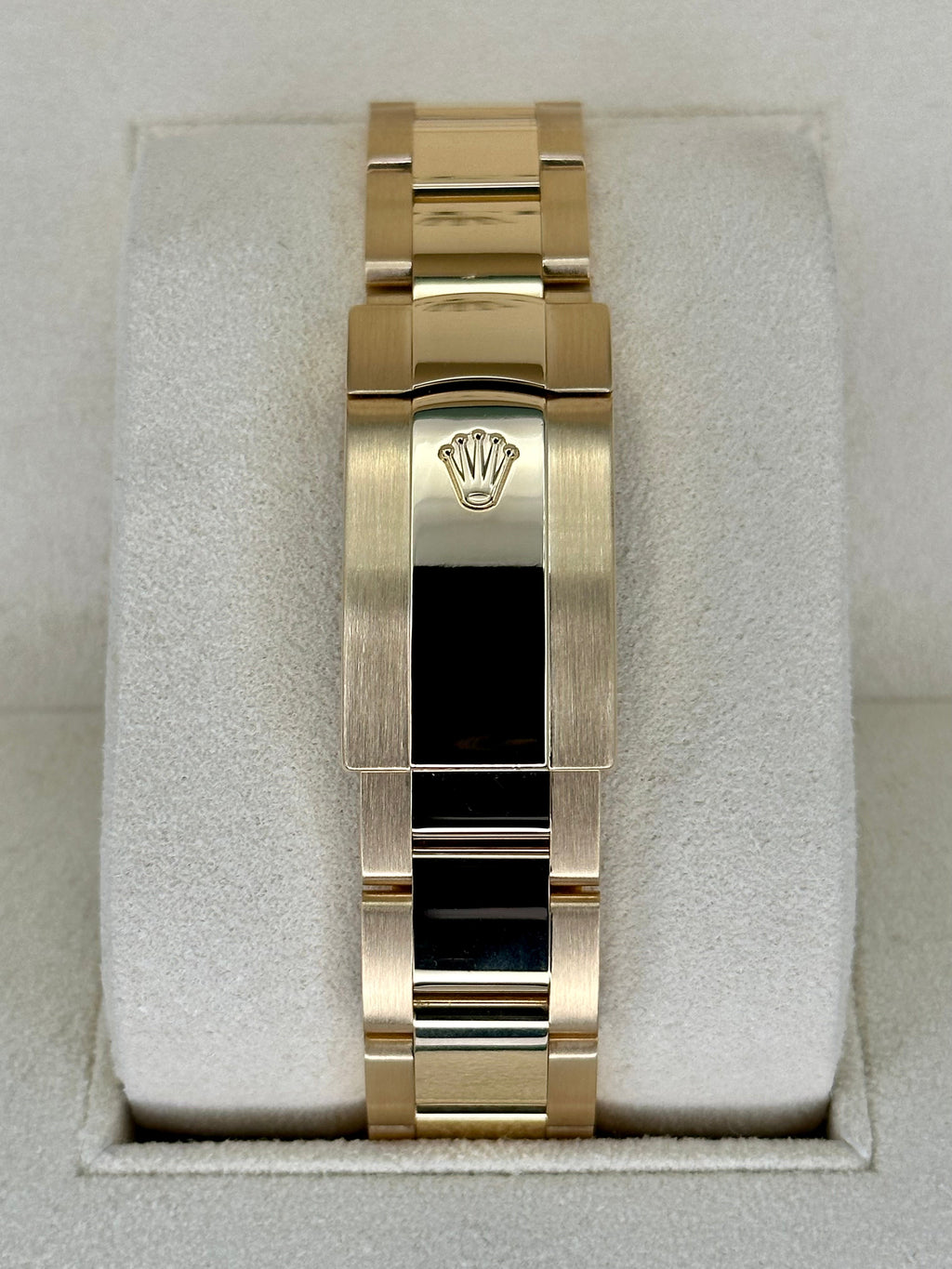 2017 Rolex Sky-Dweller 42mm 326938 Yellow Gold Oyster Champagne Dial