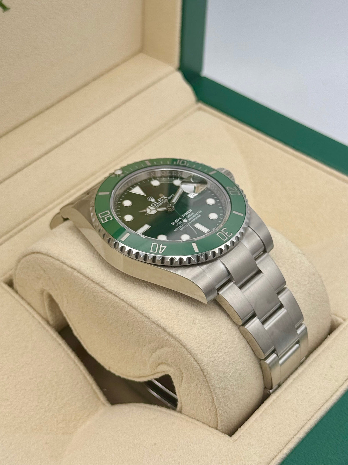 2019 Rolex Submariner "Hulk" 40mm 116610LV Green Dial