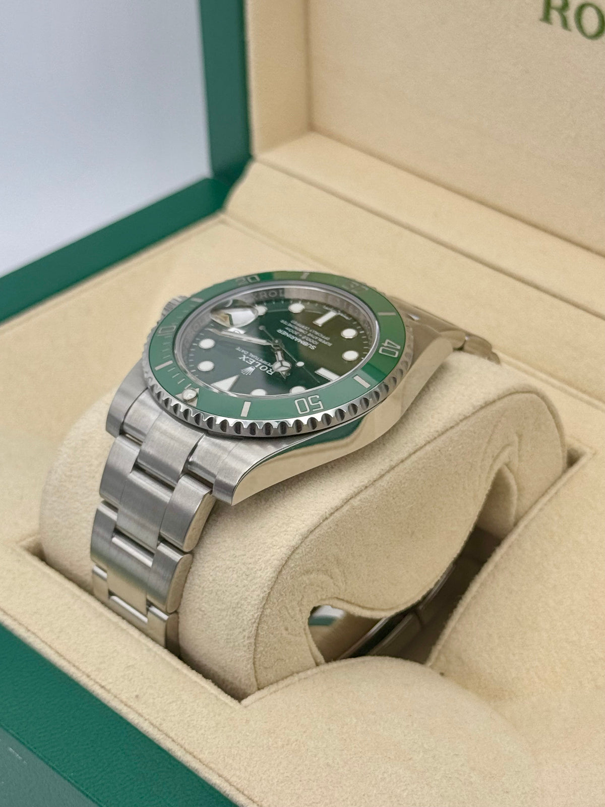 2019 Rolex Submariner "Hulk" 40mm 116610LV Green Dial