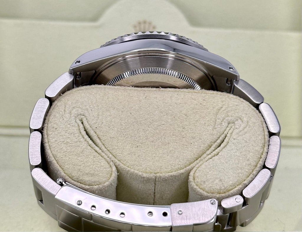 2002 Rolex Submariner Date 40mm 16610 Stainless Steel Black Dial