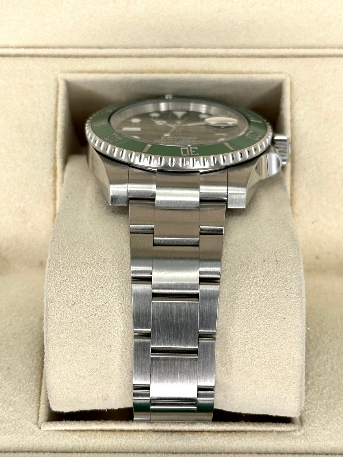 2016 Rolex Submariner "Hulk" 40mm 116610LV Green Dial